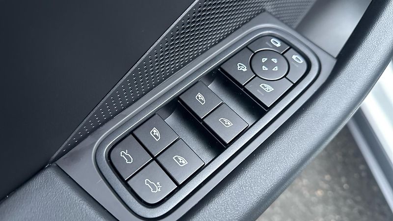 Porsche Macan (2026) 4 - fotka 27 z 30
