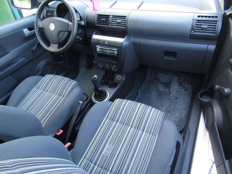 Volkswagen Fox (2008) 1.2i - fotka 14 z 30