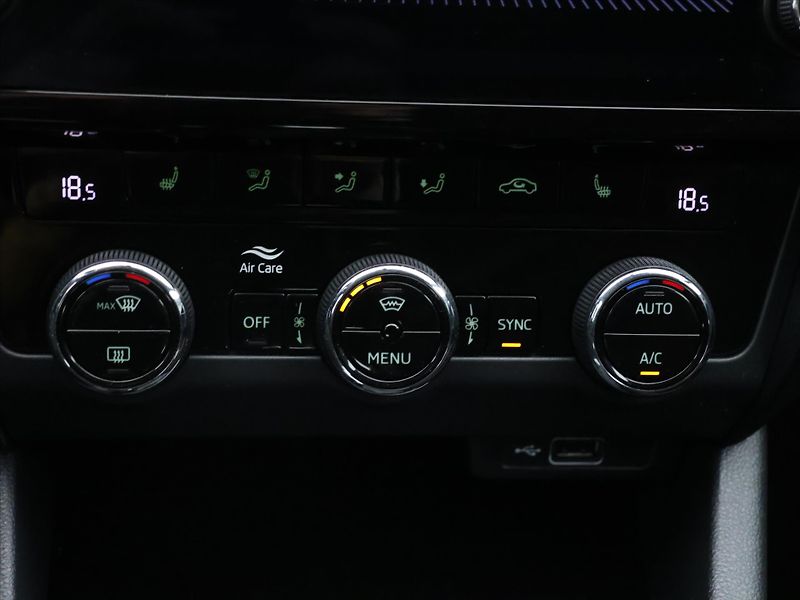 Škoda Octavia 2,0 TDI 110kW DSG Style-Sport - fotka 24 z 34