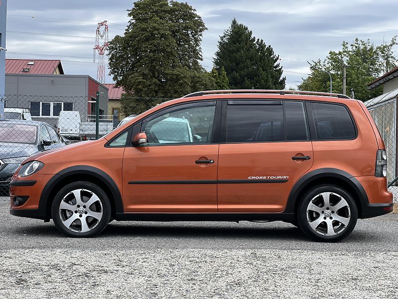 Volkswagen Touran Cross 1.4TSi 125KW DSG  - fotka 4 z 34
