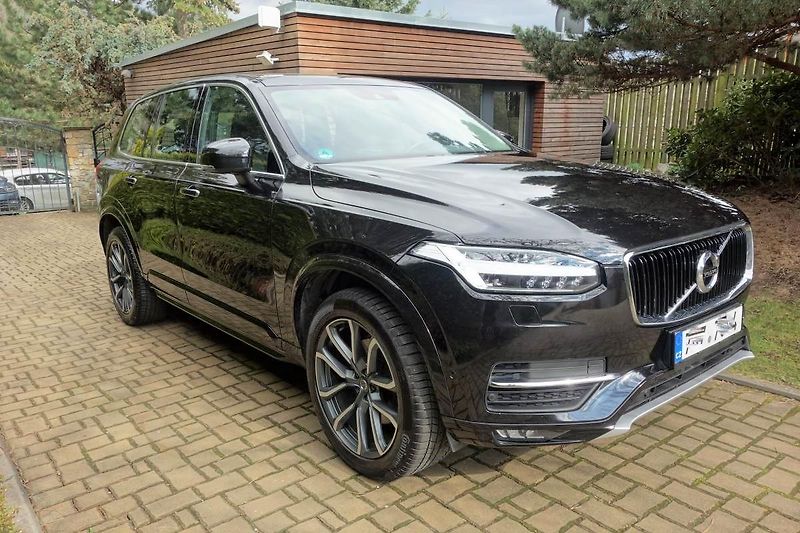 Volvo XC90 (2015) Momentum 2.0 D5 AWD 165 kW - fotka 2 z 34