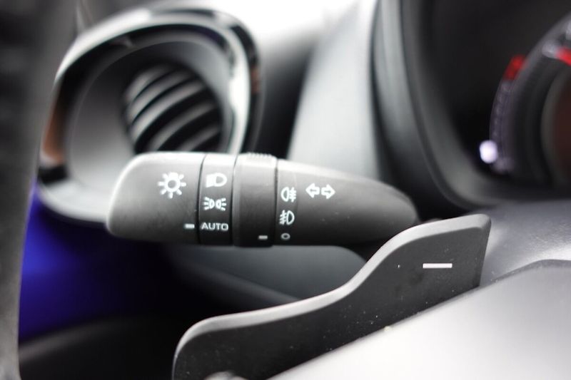 Toyota Aygo 1.0L - 1 CVT Executive - fotka 25 z 30