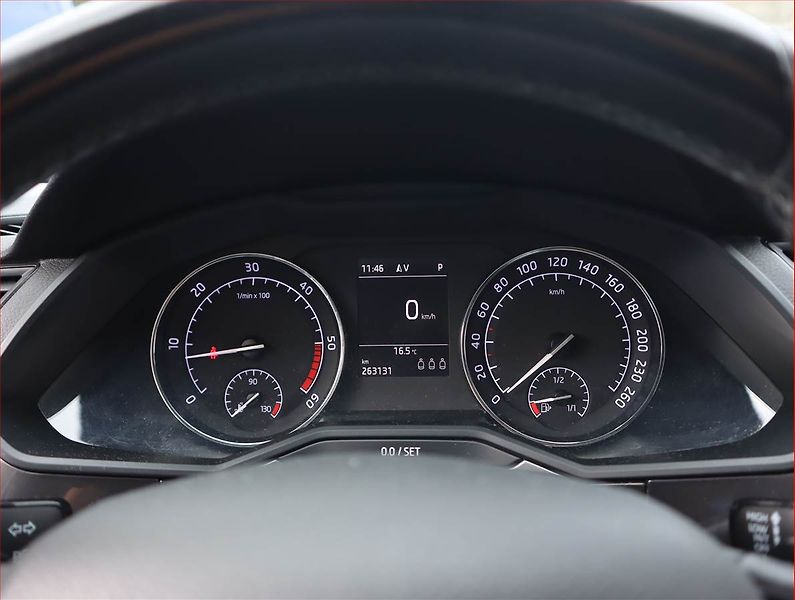 Škoda Superb (2017) Ambition 1.6 TDI, Automat - fotka 11 z 19
