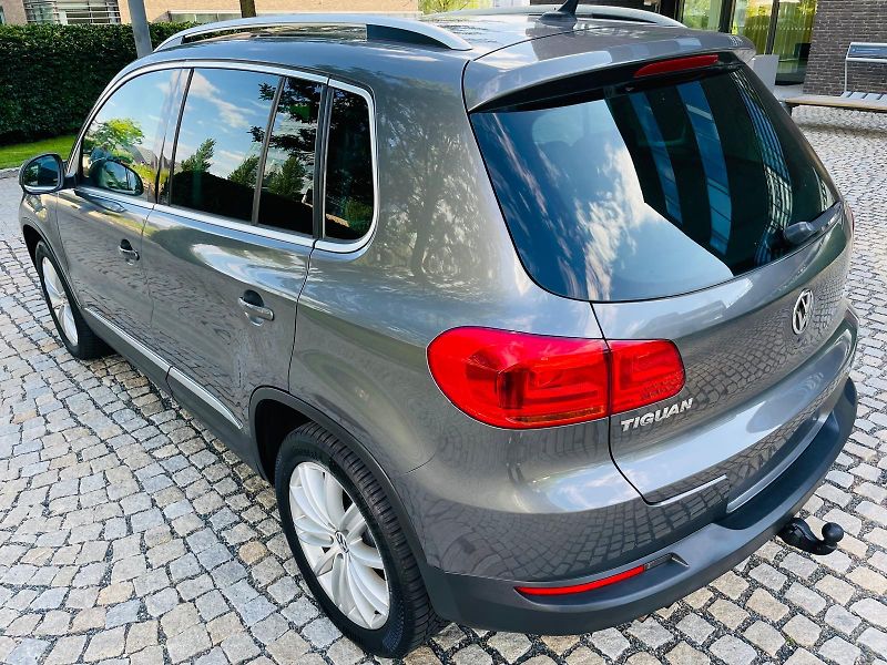 Volkswagen Tiguan 2.0TSI 4x4 AUTOMA KAMERA TAŽNÉ - fotka 16 z 44