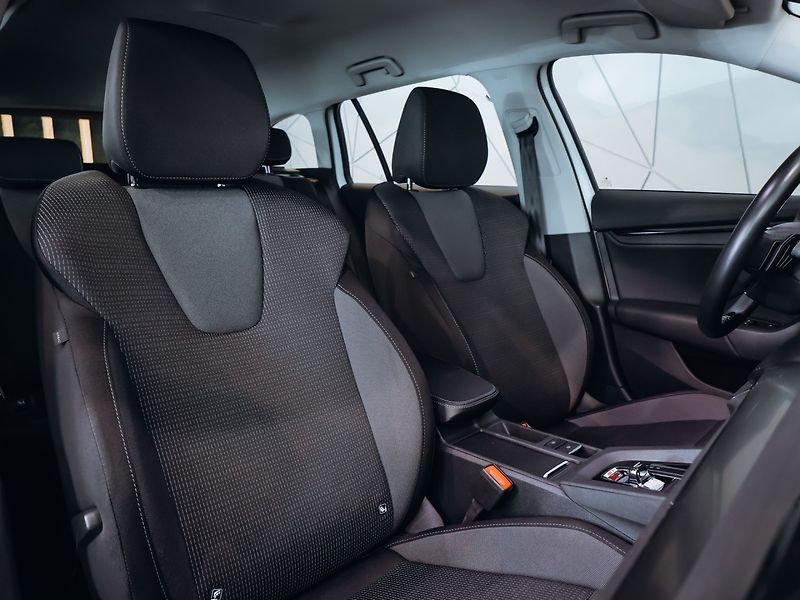 Škoda Octavia 2.0 TDI 110kW DSG Ambition - fotka 23 z 27
