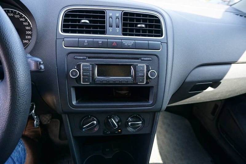 Volkswagen Polo (2012) 1,4  63 KW  nové v ČR - fotka 9 z 35
