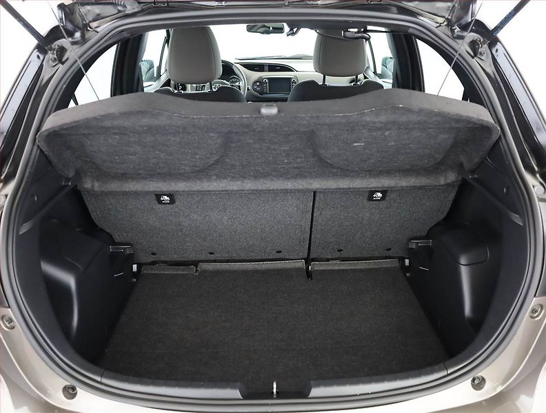 Toyota Yaris (2017) 1.5 Dual VVT-i, Automat, ČR - fotka 18 z 19
