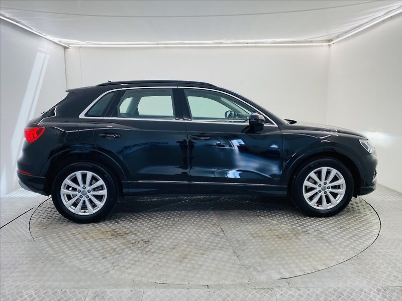 Audi Q3 2,0 40 TFSI  Quattro - fotka 24 z 26