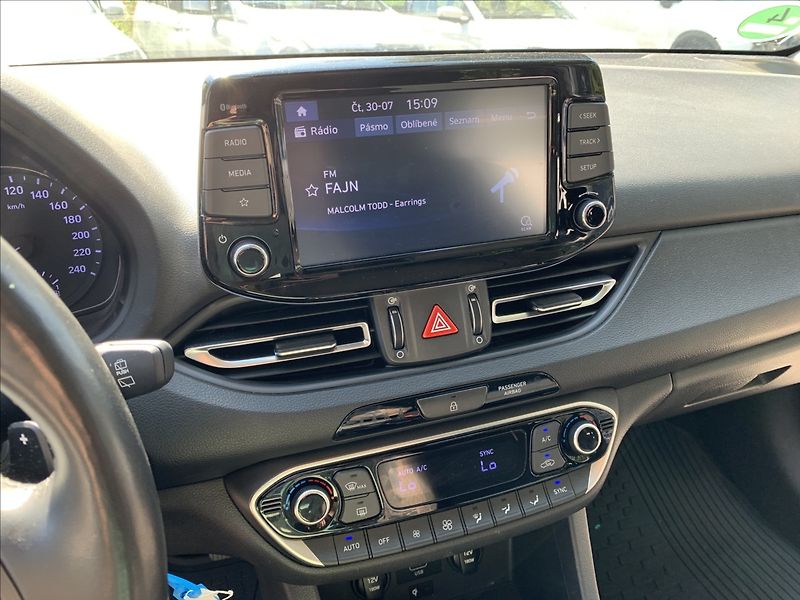 Hyundai i30 1,5 T-GDI AUTOMAT,ČR,1.MAJITEL - fotka 11 z 21