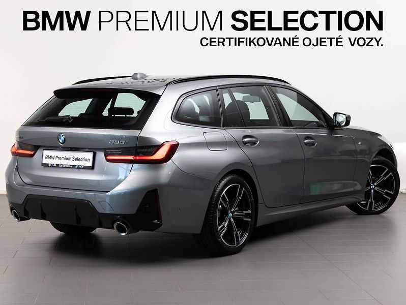 BMW Řada 3 330i xDrive Touring - fotka 5 z 21