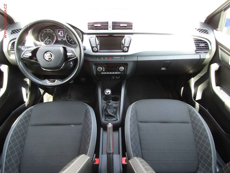 Škoda Fabia (2021) 1.0 TSi, Ambition, LED, AC - fotka 8 z 21