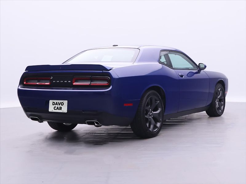 Dodge Challenger 3,6 V6 227kW Automat SXT - fotka 7 z 33