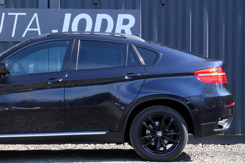 BMW X6 30d, Webasto, LED, HUD, Tažné - fotka 3 z 37