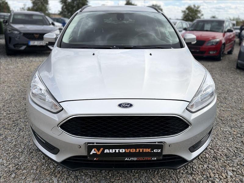 Ford Focus 1,5 TDCi - fotka 2 z 25
