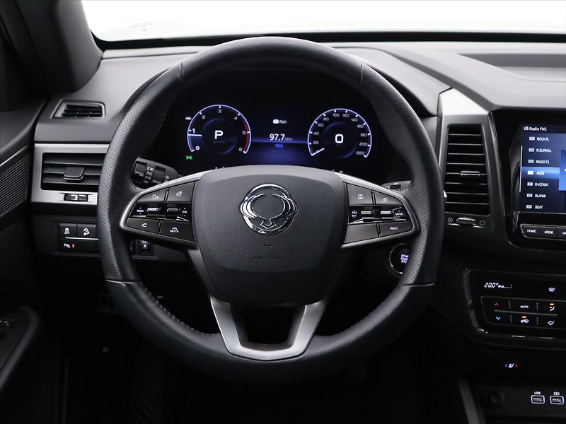 SsangYong Musso 2,2 e-XDI 148kW Premium 4WD TZ - fotka 16 z 29