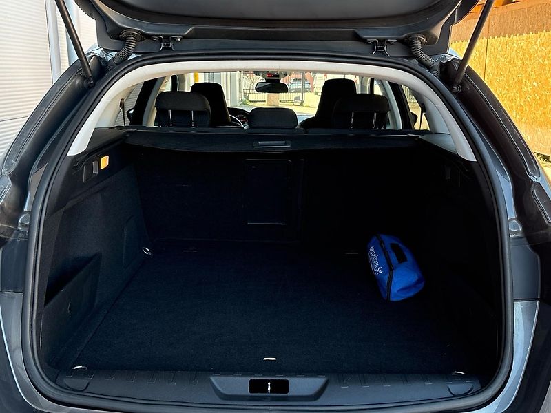 Peugeot 308 (2018) Allure 1.6 BlueHDi EAT6 - fotka 9 z 41