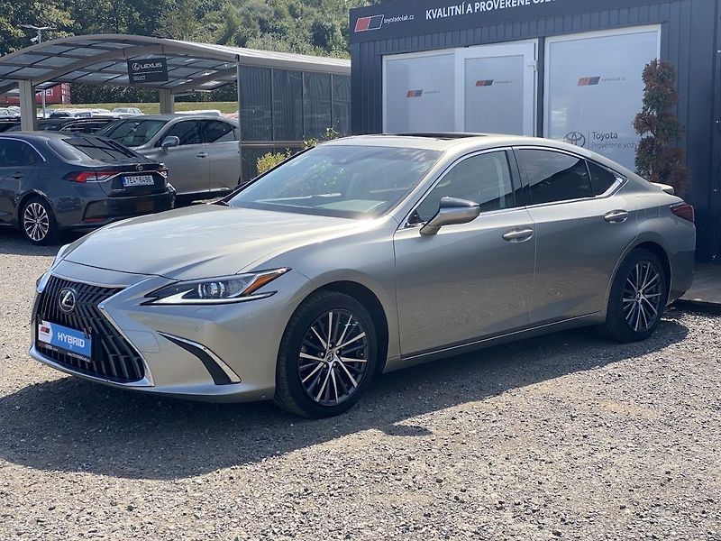 Lexus ES 300h 2.5HEV, ČR, Limited Edition - fotka 3 z 10