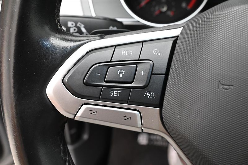 Volkswagen Passat 2,0 TDI 110kW DSG Business Zár - fotka 24 z 32