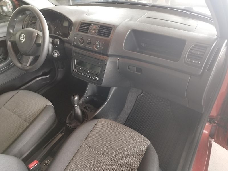 Škoda Fabia (2014) 1,2i 44KW KLIMA NOVÉ ROZVODY - fotka 16 z 23