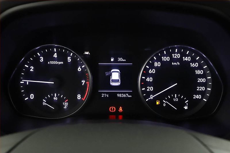 Hyundai i30 (2023) Comfort 1.0 T-GDI, ČR,1.maj - fotka 9 z 13