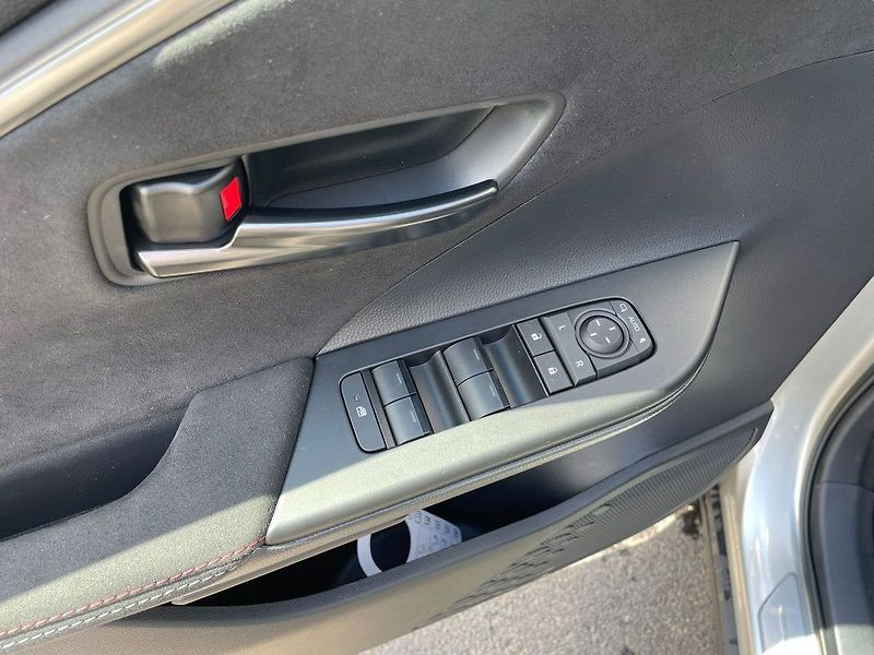 Toyota C-HR 2.0 Hybrid 4x4 GR Sport Premie - fotka 11 z 19
