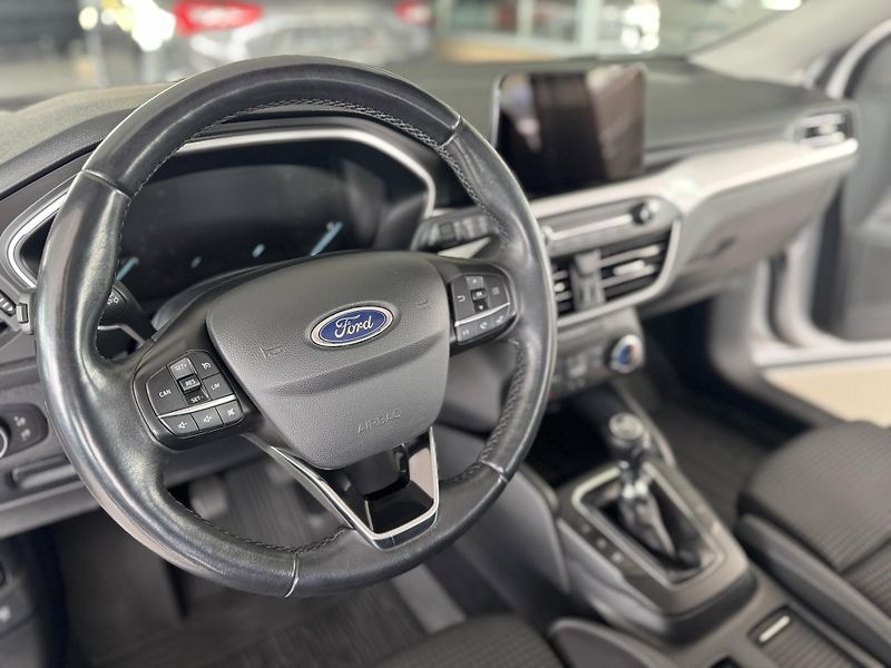 Ford Focus 1,5TDCi 88kW*Navi*Vyhř.Volant - fotka 10 z 32