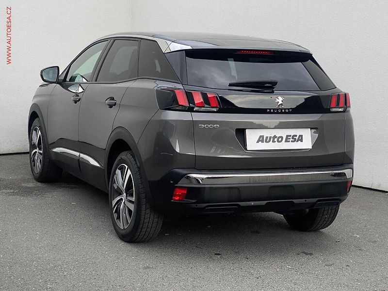 Peugeot 3008 (2023) 1.2 PT, Allure, LED, navi - fotka 6 z 17