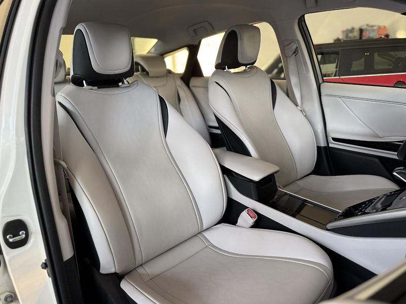 Toyota Mirai (2017) - fotka 18 z 23