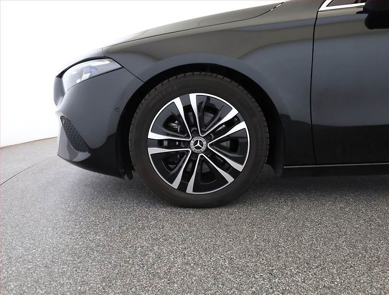 Mercedes-Benz Třídy A (2024) A 200 d - fotka 22 z 23