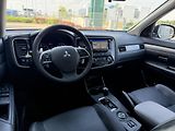 Mitsubishi Outlander (2015) 2.2D 4x4, AUTOMAT, serviska - náhled 8
