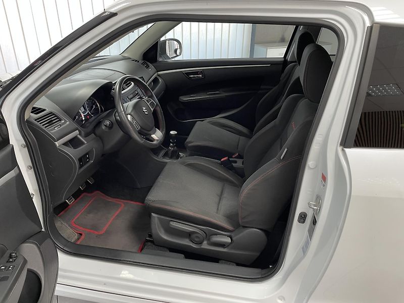 Suzuki Swift 1.6 i 100kW SPORT REZERVACE  - fotka 16 z 21