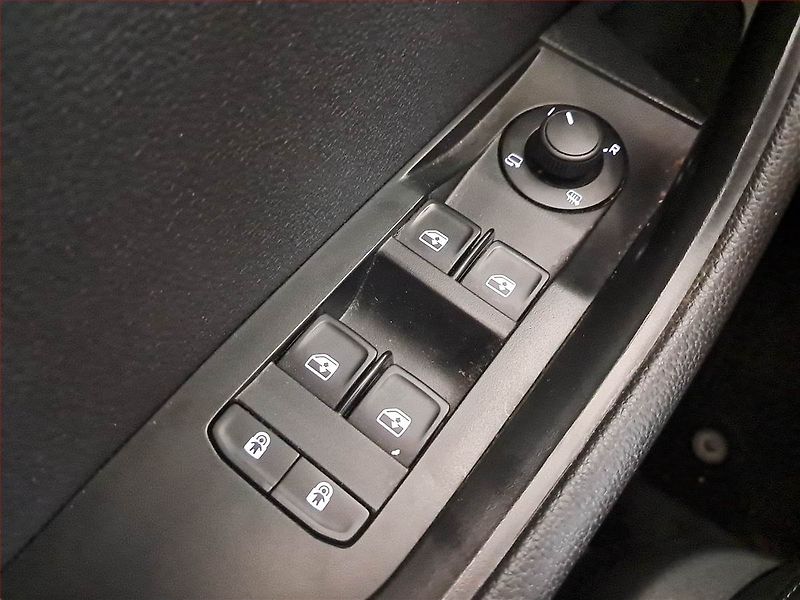 Škoda Superb (2019) 2.0 TDI, Automat, Navi - fotka 21 z 24