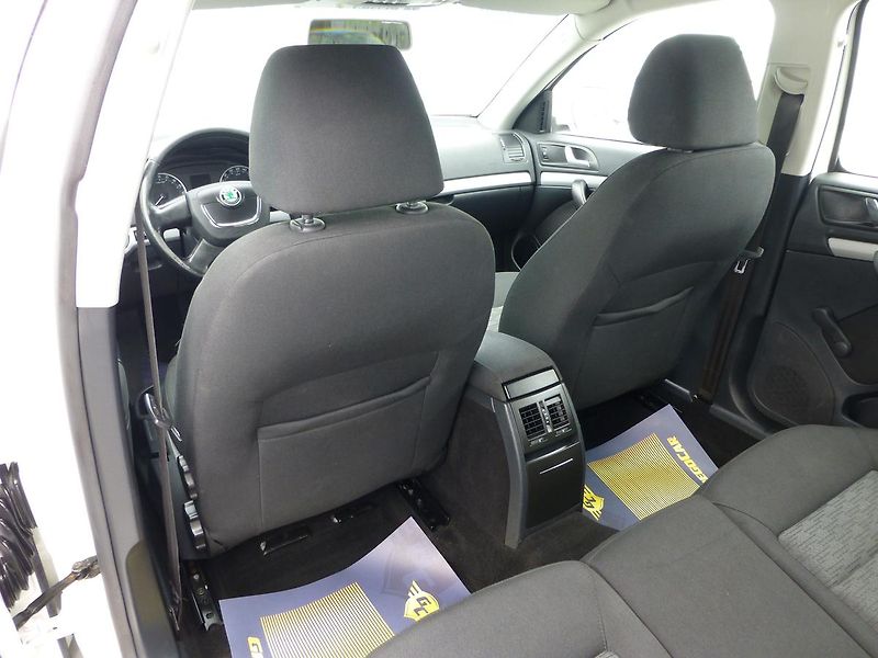Škoda Octavia (2012) 1,2TSI-77KW*KLIMA***TAŽNÉ* - fotka 13 z 23