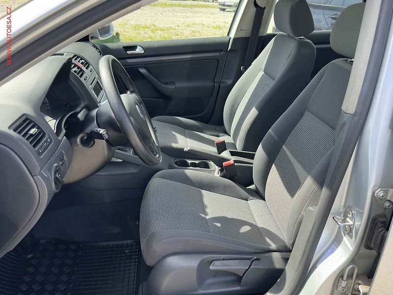 Volkswagen Jetta (2006) 1.6i, servis.kniha, AC - fotka 9 z 17