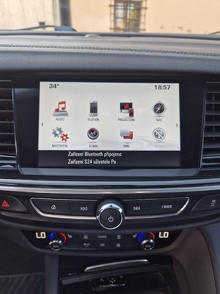 Opel Insignia (2018) SPORTS TOURER 2.0 CDTi 1.Majit - fotka 27 z 37