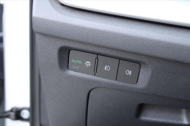 Škoda Octavia 2.0TDI STYLE DPH 1.MAJ. ČR - fotka 16 z 26