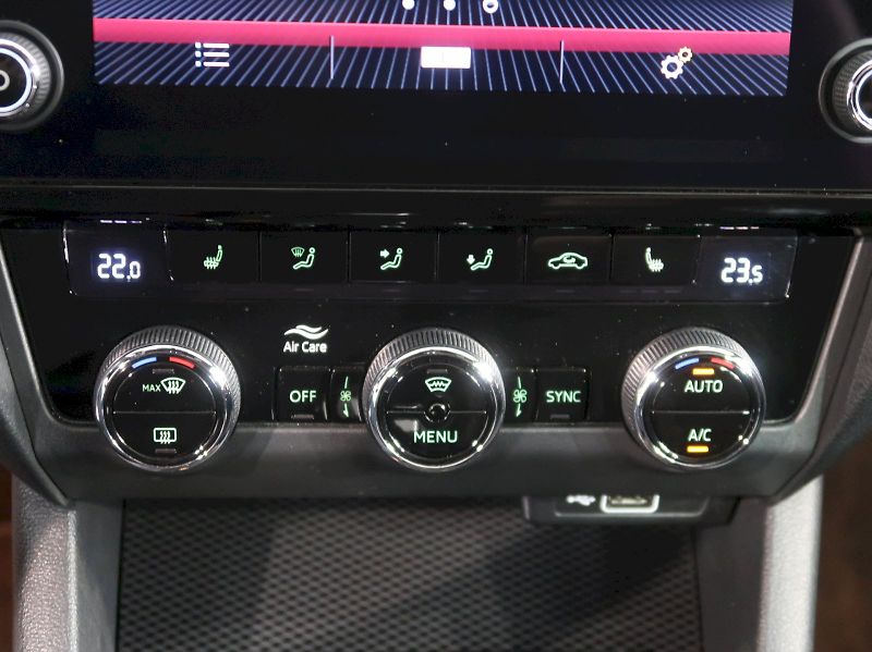 Škoda Octavia (2019) RS CHALLENGE 2.0TDI 135KW DSG - fotka 38 z 46
