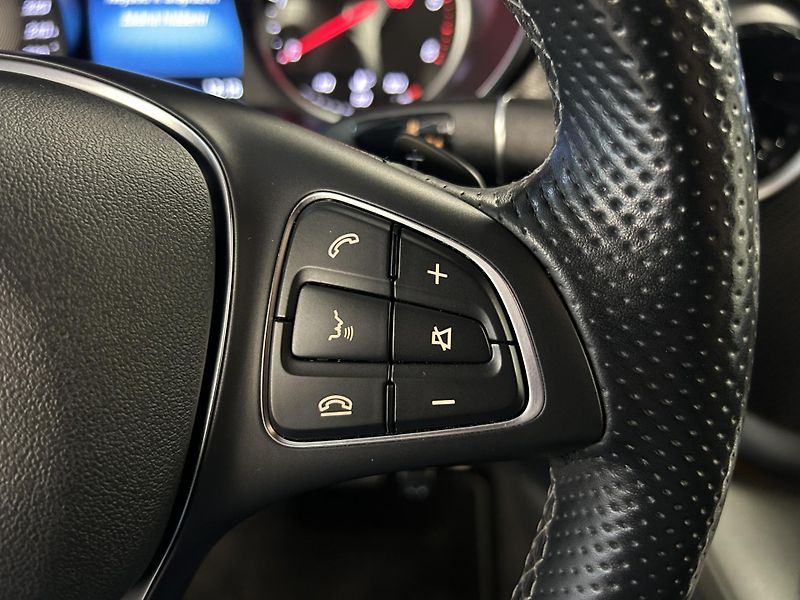 Mercedes-Benz Třídy V (2021) 300d AMG L 4Matic LED 360° NAV - fotka 13 z 31