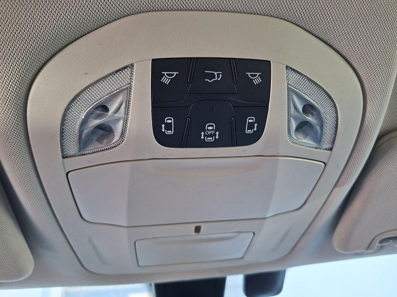 Chrysler Pacifica (2018) 3,6L Hybrid, krásný stav  - fotka 26 z 45