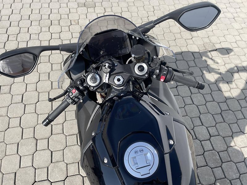 BMW (2026) S 1000 RR - fotka 10 z 13