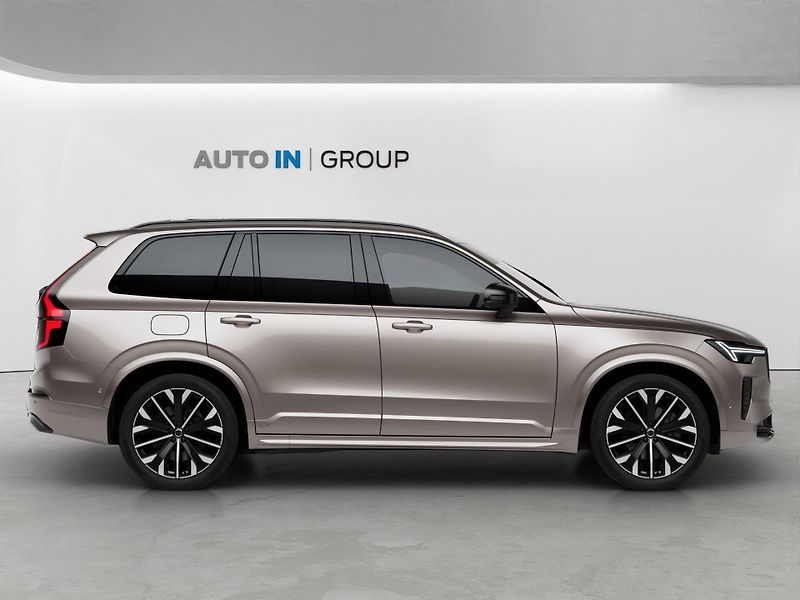 Volvo XC90 (2026) DARK B5 PLUS AWD, LOUNGE, PANO - fotka 5 z 8