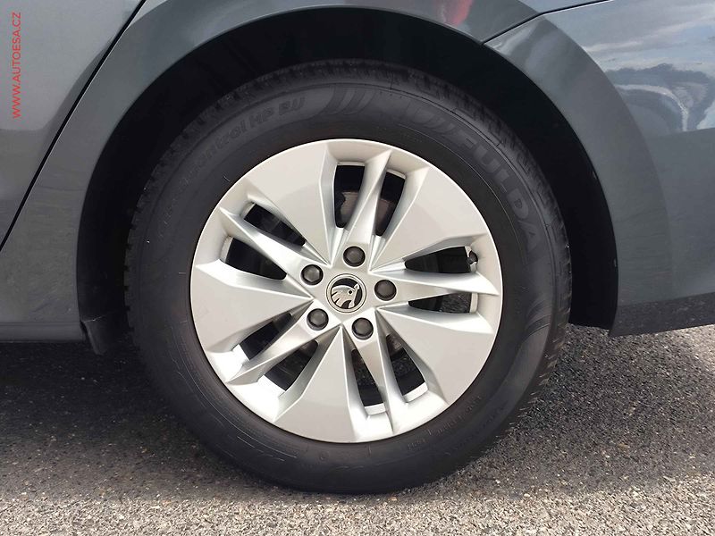 Škoda Octavia (2022) 1.5 TSi, 1.maj,ČR, Ambition - fotka 23 z 24