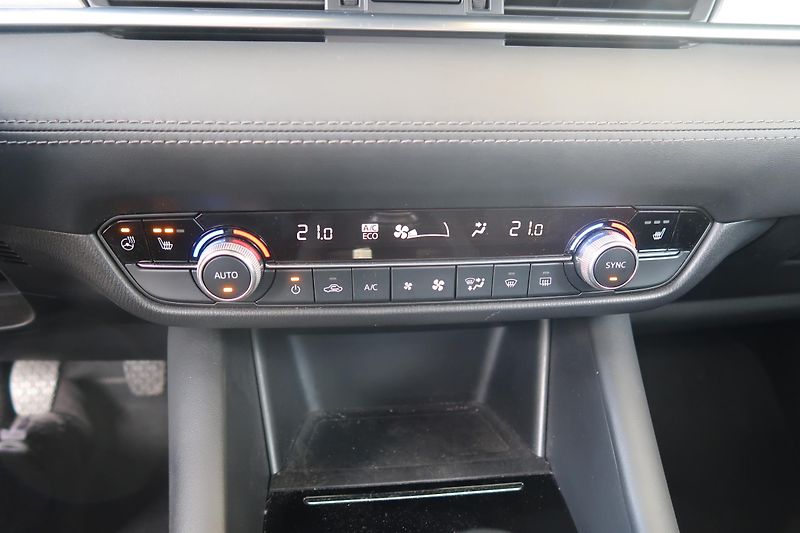 Mazda 6 WGN 2,0 G165 360°kam., serv. - fotka 24 z 32