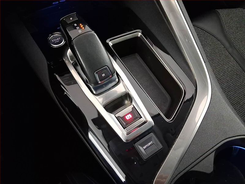 Peugeot 3008 (2017) 1.2 PureTech, Automat, Kůže - fotka 19 z 20