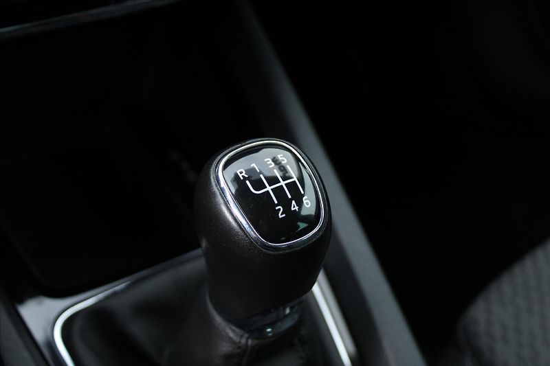 Škoda Octavia 2.0TDI STYLE DPH 1.MAJ. ČR - fotka 24 z 26