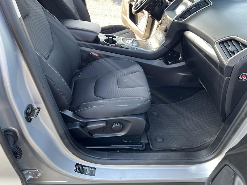 Ford S-MAX 2.0TDCi,140kw,AWD,4x4 - fotka 17 z 44