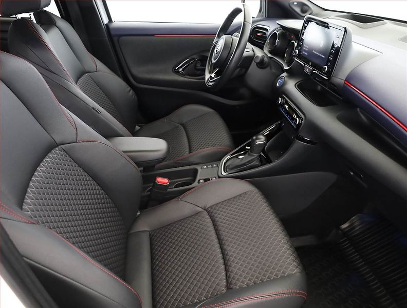 Toyota Yaris (2021) Tokyo Edition 1.5 Hybrid - fotka 7 z 19