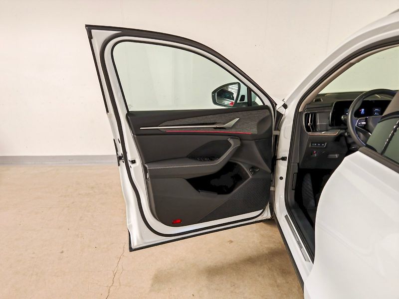 Škoda Kodiaq (2024) iV 1.5 TSI 150 kW DSG Exclusiv - fotka 23 z 34