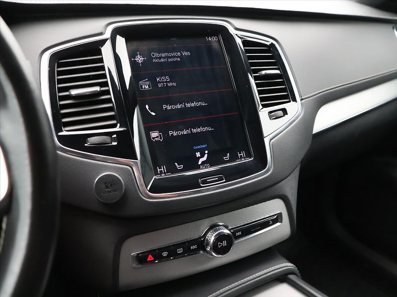 Volvo XC90 2.0 B6 220kW R-Design CZ Aut. - fotka 22 z 36