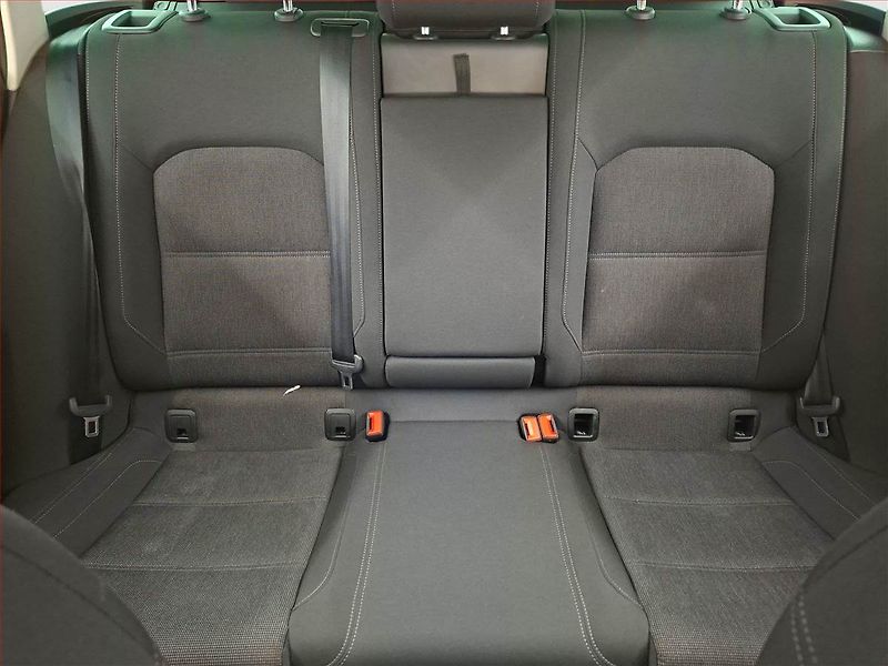 Volkswagen Passat (2019) 2.0 TDI, Automat, Navi - fotka 10 z 22
